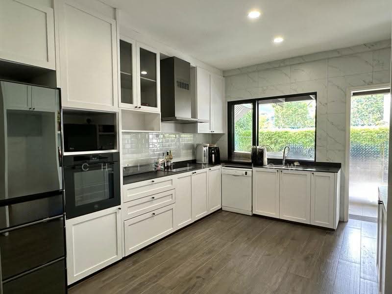 Hillview Villas, Hillview Way, Dairy Farm / Bukit Panjang / Choa Chu Kang, 5 Bedrooms, 4,300 sqft, Corner Terrace For Sale, by Christine Low, 500292931 - Level 1 Dry Kitchen - PropertyGuru.com.sg