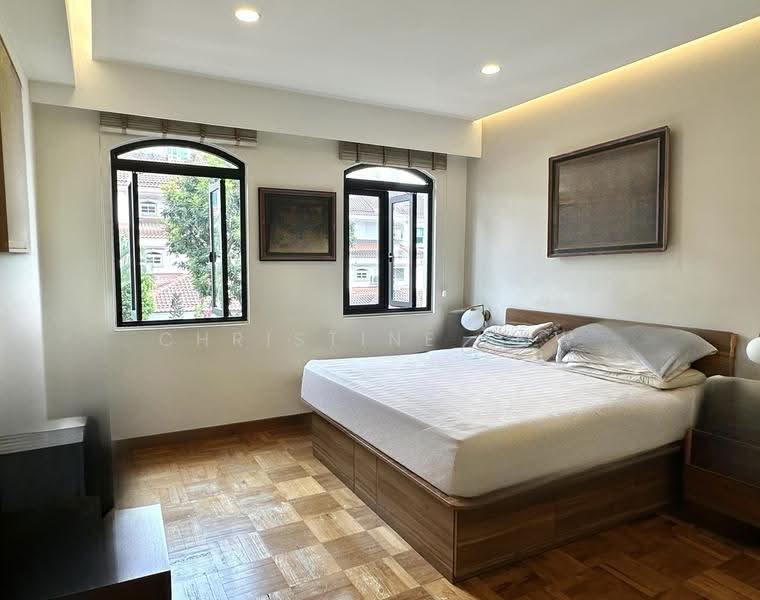 Hillview Villas, Hillview Way, Dairy Farm / Bukit Panjang / Choa Chu Kang, 5 Bedrooms, 4,300 sqft, Corner Terrace For Sale, by Christine Low, 500292931 - Level 2 Junior Master Bedroom - PropertyGuru.com.sg