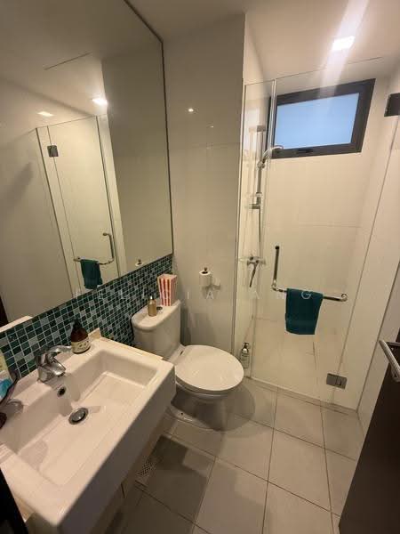 Axis @ Siglap, 59 East Coast Terrace, East Coast / Marine Parade, 2 Bedrooms, 969 sqft, Apartment For Sale, by Felicia Ang, 500292972 - Bathroom - PropertyGuru.com.sg