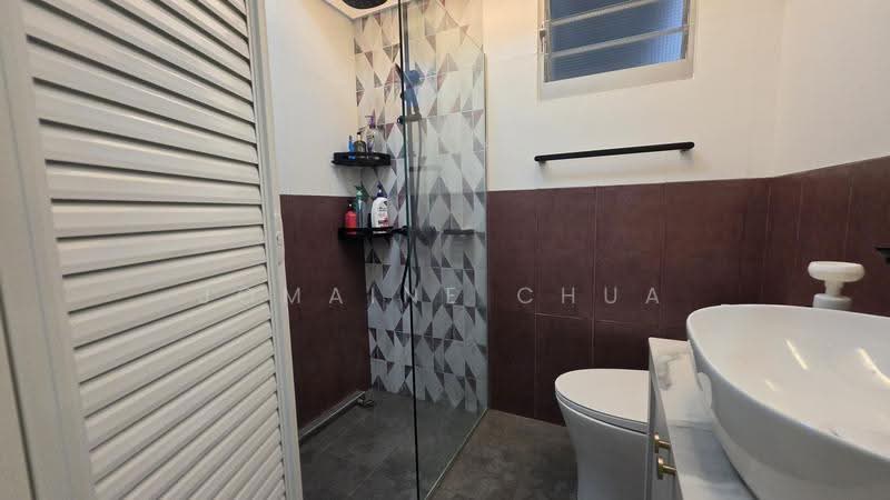222B Bedok North Drive, 222B Bedok North Drive, Bedok / Upper East Coast, 3 Bedrooms, 990 sqft, HDB Flat For Sale, by Jomaine Chua, 500292988 - Bathroom - PropertyGuru.com.sg