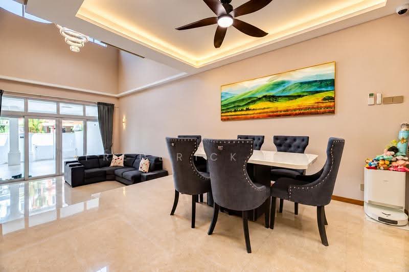 Loyang Villas, 240 Loyang Rise, Changi Airport / Changi Village, 5 Bedrooms, 2,700 sqft, Terraced House For Sale, by Frederick Foo, 500292990 - Living Room - PropertyGuru.com.sg