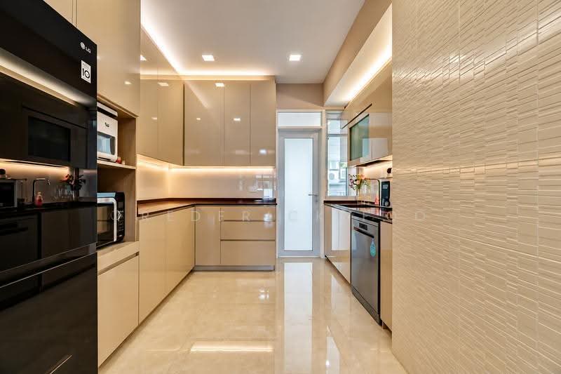 Loyang Villas, 240 Loyang Rise, Changi Airport / Changi Village, 5 Bedrooms, 2,700 sqft, Terraced House For Sale, by Frederick Foo, 500292990 - Kitchen - PropertyGuru.com.sg