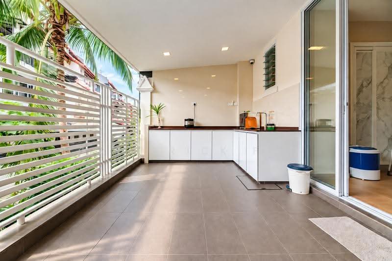 Loyang Villas, 240 Loyang Rise, Changi Airport / Changi Village, 5 Bedrooms, 2,700 sqft, Terraced House For Sale, by Frederick Foo, 500292990 - Wet Kitchen - PropertyGuru.com.sg