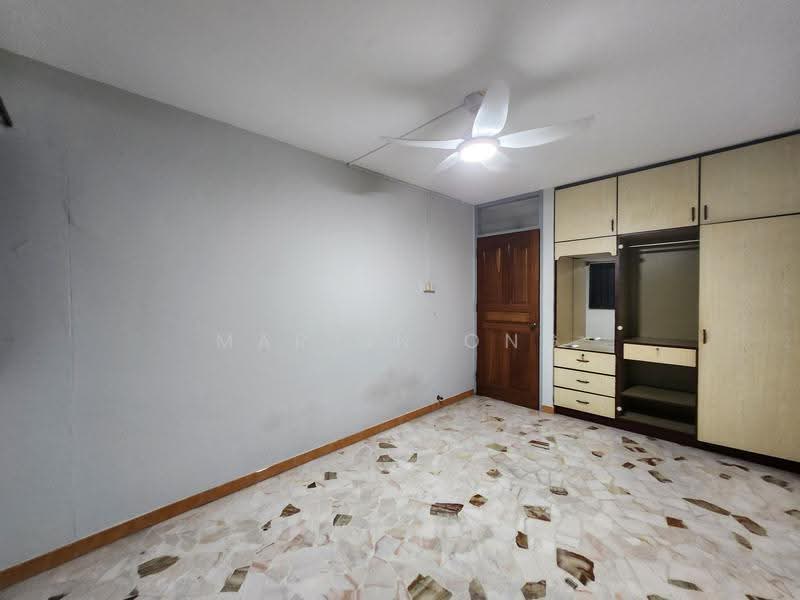 122 Geylang East Central, 122 Geylang East Central, Eunos / Geylang / Paya Lebar, 3 Bedrooms, 980 sqft, HDB Flat For Sale, by Martin Ong, 500293019 - Bedroom - PropertyGuru.com.sg