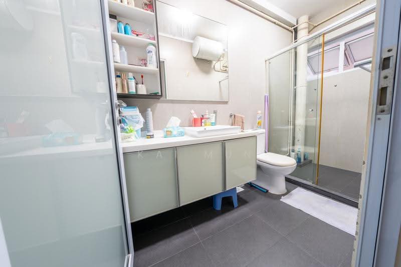 257 Bishan Street 22, 257 Bishan Street 22, Ang Mo Kio / Bishan / Thomson, 4 Bedrooms, 1,582 sqft, HDB Flat For Sale, by Kai Mun, 500293060 - Bathroom - PropertyGuru.com.sg