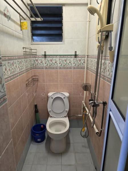 174 Ang Mo Kio Avenue 4, 174 Ang Mo Kio Avenue 4, Ang Mo Kio / Bishan / Thomson, 2 Bedrooms, 710 sqft, HDB Flat For Rent, by YvoNne Yeo, 500293061 - Bathroom - PropertyGuru.com.sg