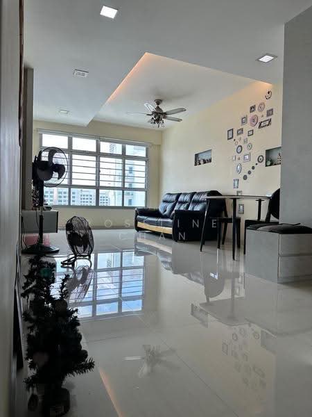 207C Punggol Place, 207C Punggol Place, Hougang / Punggol / Sengkang, 3 Bedrooms, 990 sqft, HDB Flat For Sale, by Roseline Chan, 500293068 - Living Room - PropertyGuru.com.sg