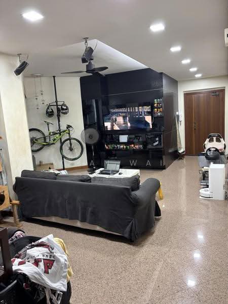Regentville, 6 Hougang Street 92, Hougang / Punggol / Sengkang, 2 Bedrooms, 979 sqft, Condominium For Sale, by Kwan Wai Kim, 500293074 - Living Room - PropertyGuru.com.sg