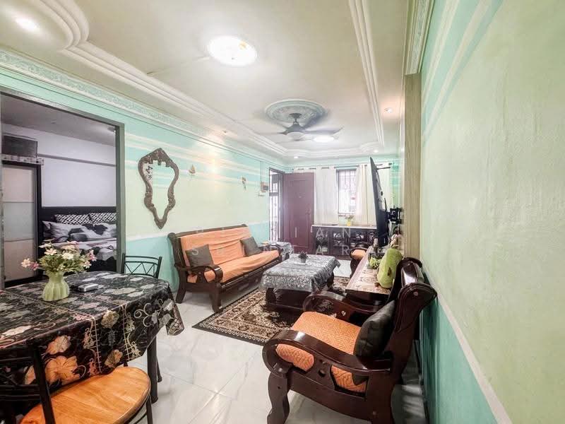 528 Jurong West Street 52, 528 Jurong West Street 52, Boon Lay / Jurong / Tuas, 2 Bedrooms, 721 sqft, HDB Flat For Sale, by Risdian Isbintara, 500293080 - Living Room - PropertyGuru.com.sg