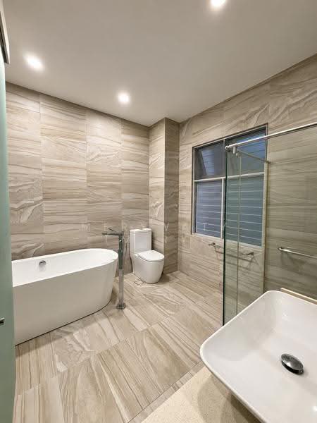 Serangoon Garden Estate, Blandford Drive, Hougang / Punggol / Sengkang, 7 Bedrooms, 3,600 sqft, Corner Terrace For Sale, by Merywaty (Mery), 500293086 - Bathroom - PropertyGuru.com.sg