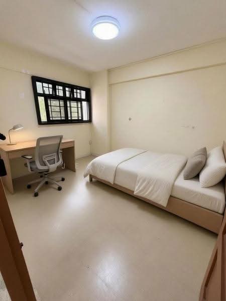 8 Holland Avenue, 8 Holland Avenue, Tanglin / Holland / Bukit Timah, 2 Bedrooms, 635 sqft, HDB Flat For Sale, by Jess Tan, 500293110 - Bedroom - PropertyGuru.com.sg