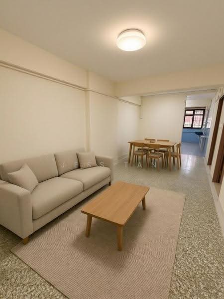 8 Holland Avenue, 8 Holland Avenue, Tanglin / Holland / Bukit Timah, 2 Bedrooms, 635 sqft, HDB Flat For Sale, by Jess Tan, 500293110 - Living Room - PropertyGuru.com.sg