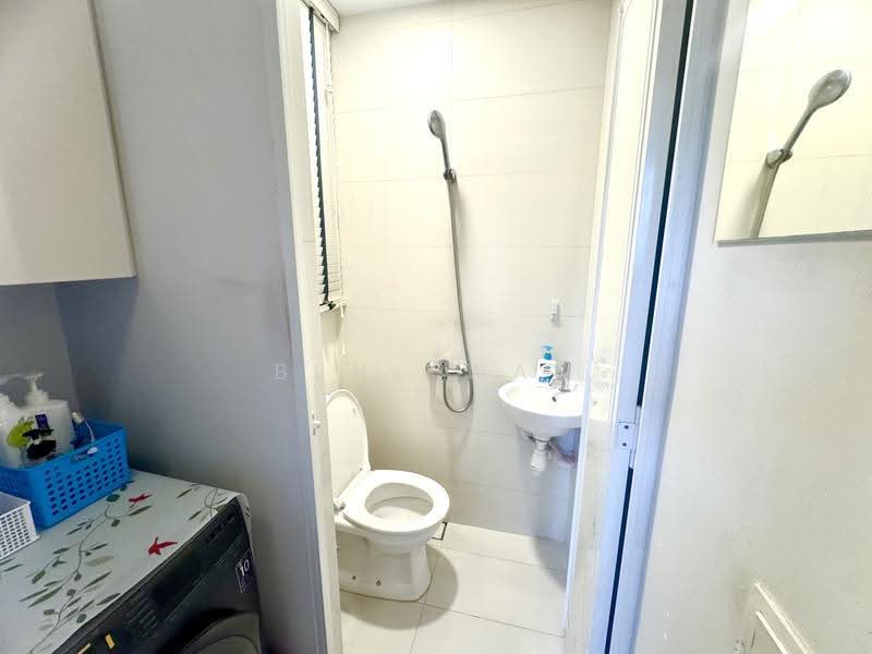 Coco Palms, 23 Pasir Ris Grove, Pasir Ris / Tampines, 4 Bedrooms, 1,259 sqft, Condominium For Sale, by Ben Kwan, 500293134 - Bathroom - PropertyGuru.com.sg