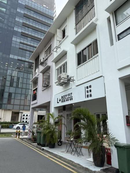 Corner Ground Floor Shop at Flanders Square | Farrer Park MRT, Farrer Park / Serangoon Rd, 1,334 sqft, Food & Beverage For Rent, by Han Hui Ying, 500293148 - CommercialGuru.com.sg