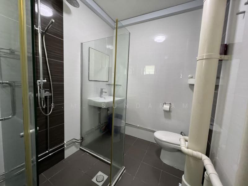 548 Jurong West Street 42, 548 Jurong West Street 42, Boon Lay / Jurong / Tuas, 3 Bedrooms, 1,615 sqft, HDB Flat For Sale, by S.M. SUNDARAM, 500293168 - Bathroom - PropertyGuru.com.sg