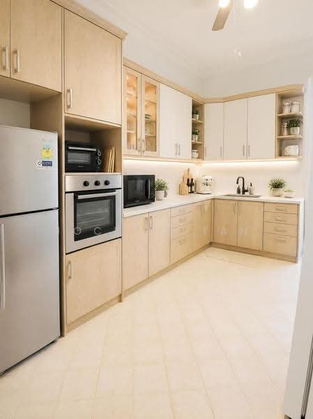 Semi-Detached at Telok Kurau ! North-South Facing, Still Road/ East Coasr Rd / Marine Parade, East Coast / Marine Parade, 5 Bedrooms, 3,900 sqft, Semi-Detached House For Sale, by Jocelyn Tan, 500293173 - Kitchen - PropertyGuru.com.sg