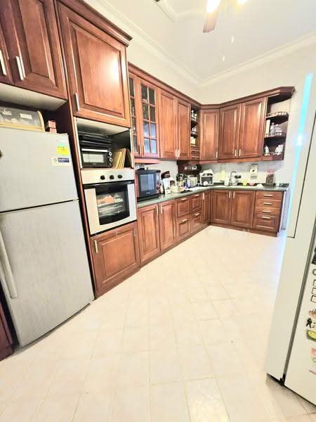 Semi-Detached at Telok Kurau ! North-South Facing, Still Road/ East Coasr Rd / Marine Parade, East Coast / Marine Parade, 5 Bedrooms, 3,900 sqft, Semi-Detached House For Sale, by Jocelyn Tan, 500293173 - Kitchen - PropertyGuru.com.sg
