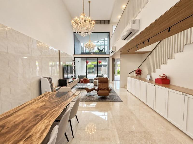 Nim Collection, 39 Nim Terrace, Seletar / Yio Chu Kang, 5 Bedrooms, 4,672 sqft, Terraced House For Sale, by Vicole Lim, 500293187 - Living Room - PropertyGuru.com.sg