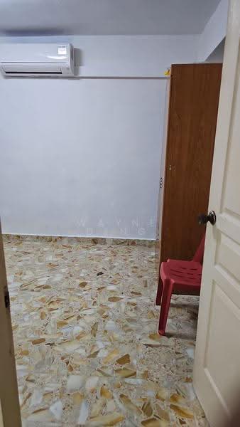 4 Bedok South Avenue 1, 4 Bedok South Avenue 1, Bedok / Upper East Coast, Room Rental, 120 sqft, HDB Flat For Rent, by Wayne Deng, 500293190 - Interior - PropertyGuru.com.sg
