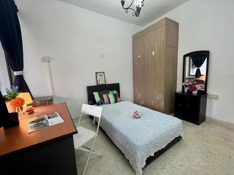IdealHome Serangoon MRT Terrace house common room for rent. No owner/ no agent fee., Leith park, Hougang / Punggol / Sengkang, Room Rental, 140 sqft, Terraced House For Rent, by Desmond, 500293202 - Bedroom - PropertyGuru.com.sg