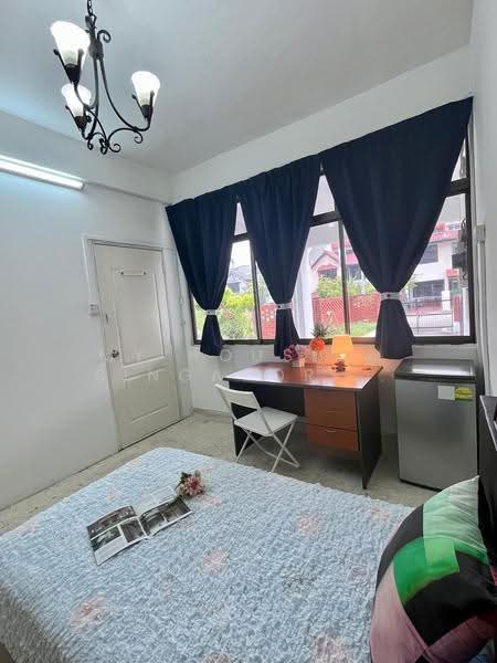 IdealHome Serangoon MRT Terrace house common room for rent. No owner/ no agent fee., Leith park, Hougang / Punggol / Sengkang, Room Rental, 140 sqft, Terraced House For Rent, by Desmond, 500293202 - Bedroom - PropertyGuru.com.sg