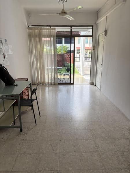IdealHome Serangoon MRT Terrace house common room for rent. No owner/ no agent fee., Leith park, Hougang / Punggol / Sengkang, Room Rental, 140 sqft, Terraced House For Rent, by Desmond, 500293202 - Living Room - PropertyGuru.com.sg