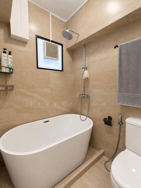 73A Redhill Road, 73A Redhill Road, Alexandra / Commonwealth, 3 Bedrooms, 1,238 sqft, HDB Flat For Rent, by Lesley Loh, 500293225 - Master Bathroom - PropertyGuru.com.sg