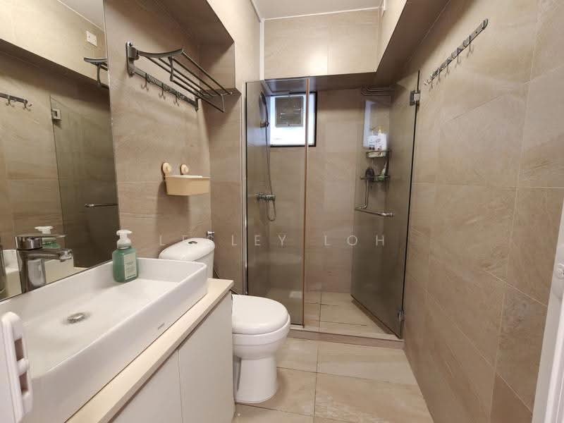 73A Redhill Road, 73A Redhill Road, Alexandra / Commonwealth, 3 Bedrooms, 1,238 sqft, HDB Flat For Rent, by Lesley Loh, 500293225 - Common Bathroom - PropertyGuru.com.sg