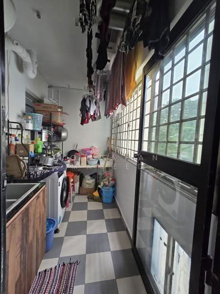 358 Woodlands Avenue 5, 358 Woodlands Avenue 5, Admiralty / Woodlands, 4 Bedrooms, 1,560 sqft, HDB Flat For Sale, by Norjahan Majeed, 500293232 - Balcony - PropertyGuru.com.sg