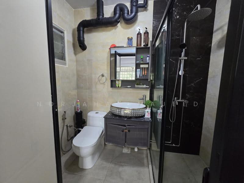358 Woodlands Avenue 5, 358 Woodlands Avenue 5, Admiralty / Woodlands, 4 Bedrooms, 1,560 sqft, HDB Flat For Sale, by Norjahan Majeed, 500293232 - Bathroom - PropertyGuru.com.sg