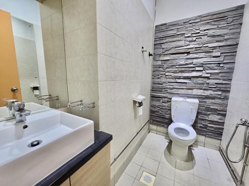 E-Centre @ Redhill, 3791 Jalan Bukit Merah, Alexandra / Commonwealth, 2,766 sqft, Light Industrial (B1) For Rent, by Cheryl Sim 沈欣仪, 500293251 - Bathroom - CommercialGuru.com.sg