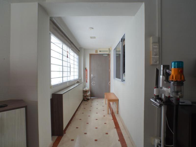 126 Bukit Merah View, 126 Bukit Merah View, Alexandra / Commonwealth, 4 Bedrooms, 1,507 sqft, HDB Flat For Sale, by Peric Guo, 500293267 - Corridor - PropertyGuru.com.sg