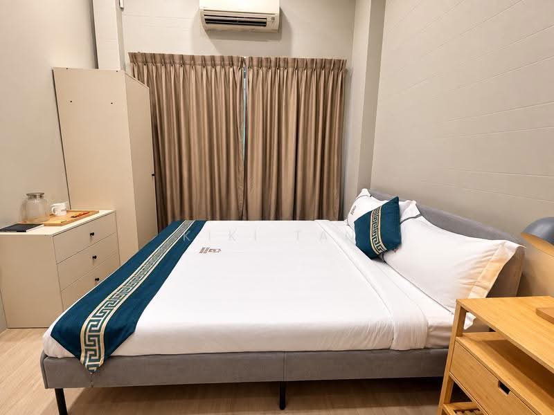 15 south buona vista road, Buona Vista / West Coast / Clementi New Town, Room Rental, 80 sqft, Detached House For Rent, by Kiki Tan, 500293294 - Bedroom - PropertyGuru.com.sg