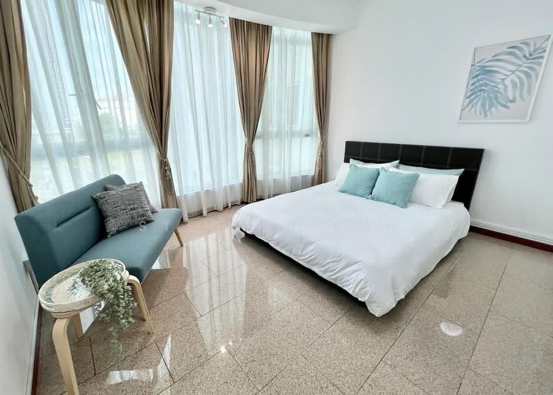 Queens, 10 Stirling Road, Alexandra / Commonwealth, Room Rental, 130 sqft, Condominium For Rent, by Stephen Koh, 500293302 - Bedroom - PropertyGuru.com.sg