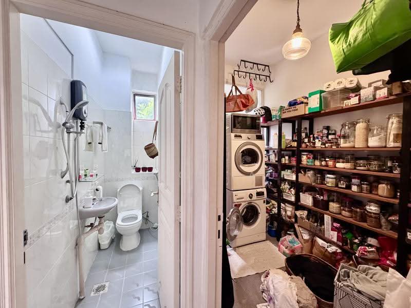 Kismis Court, 1 Toh Yi Road, Clementi Park / Upper Bukit Timah, 3 Bedrooms, 1,950 sqft, Condominium For Sale, by Joyce Lau, 500293303 - Lower Bathroom with helper cum storage - PropertyGuru.com.sg