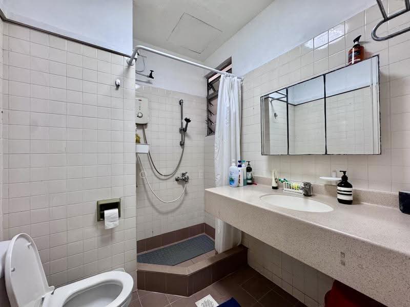 Kismis Court, 1 Toh Yi Road, Clementi Park / Upper Bukit Timah, 3 Bedrooms, 1,950 sqft, Condominium For Sale, by Joyce Lau, 500293303 - Bathroom - PropertyGuru.com.sg
