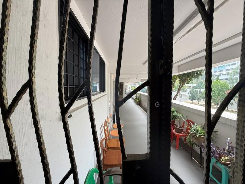 205 Bukit Batok Street 21, 205 Bukit Batok Street 21, Dairy Farm / Bukit Panjang / Choa Chu Kang, 2 Bedrooms, 786 sqft, HDB Flat For Sale, by Jason Ng, 500293306 - Corridor - PropertyGuru.com.sg