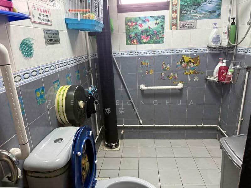 506A Wellington Circle, 506A Wellington Circle, Sembawang / Yishun, Room Rental, 120 sqft, HDB Flat For Rent, by Zheng Ronghua 郑荣华, 500293327 - Bathroom - PropertyGuru.com.sg