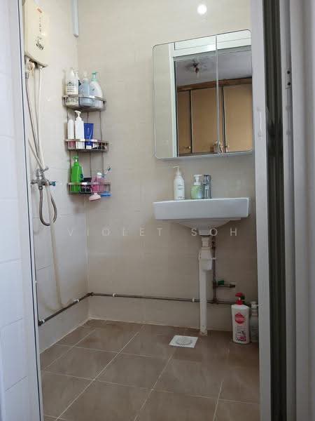 Blk110 yishan Ring Rd, Yishan Ring Rd, Room Rental, 67 sqft, HDB Flat For Rent, by Violet Soh, 500293345 - Bathroom - PropertyGuru.com.sg
