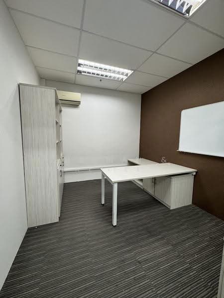 Ramp-up Fully Fitted Space in Ubi Industrial. Walk to Ubi MRT!, 33 Ubi Avenue 3, Eunos / Geylang / Paya Lebar, 3,130 sqft, Light Industrial (B1) For Rent, by MONICA, 500293359 - Manager's room - CommercialGuru.com.sg