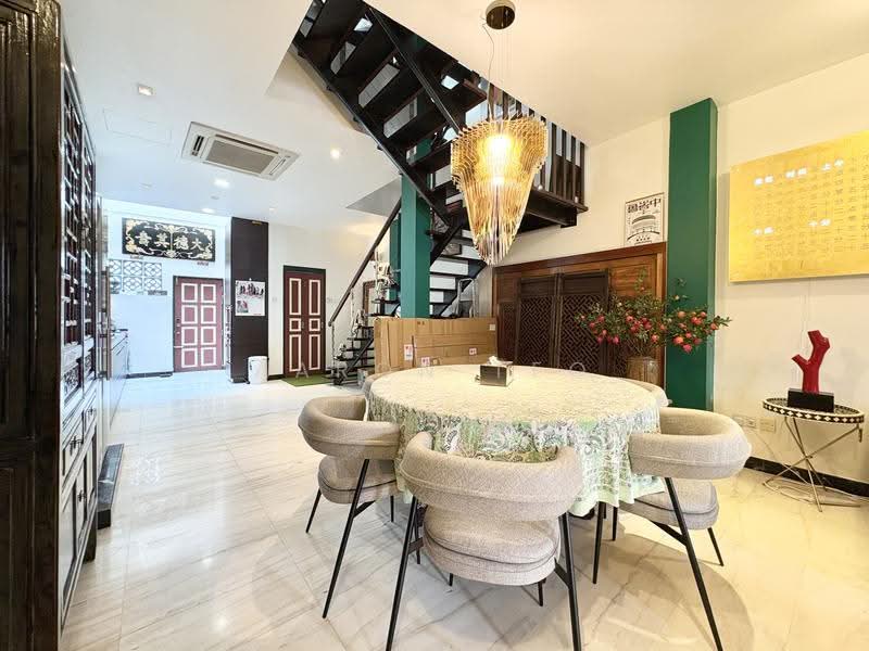 Rare Conservation House For Sale, Spottiswoode Park Road, Chinatown / Tanjong Pagar, 2 Bedrooms, 2,153 sqft, Conservation House For Sale, by Aaron Teo, 500293383 - Dining Room - PropertyGuru.com.sg