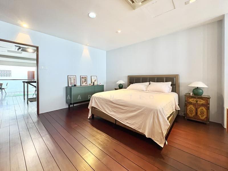Rare Conservation House For Sale, Spottiswoode Park Road, Chinatown / Tanjong Pagar, 2 Bedrooms, 2,153 sqft, Conservation House For Sale, by Aaron Teo, 500293383 - Bedroom - PropertyGuru.com.sg