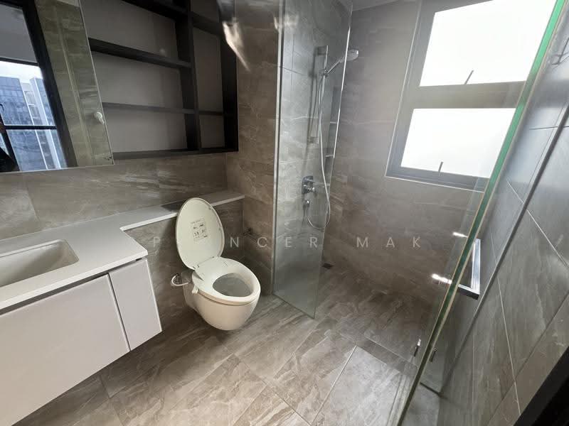 Lake Grande, 8 Jurong Lake Link, Boon Lay / Jurong / Tuas, 2 Bedrooms, 721 sqft, Condominium For Rent, by Spenncer Mak, 500293409 - Bathroom - PropertyGuru.com.sg