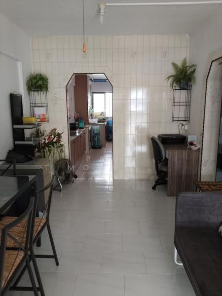 827 Tampines Street 81, 827 Tampines Street 81, Pasir Ris / Tampines, Room Rental, 250 sqft, HDB Flat For Rent, by Paul Timothy Chung, 500293428 - Living Room - PropertyGuru.com.sg