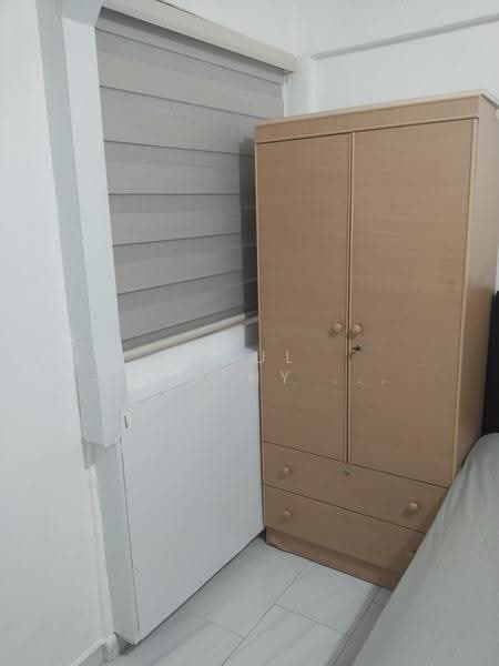 827 Tampines Street 81, 827 Tampines Street 81, Pasir Ris / Tampines, Room Rental, 250 sqft, HDB Flat For Rent, by Paul Timothy Chung, 500293428 - Bedroom - PropertyGuru.com.sg