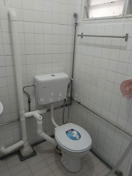 827 Tampines Street 81, 827 Tampines Street 81, Pasir Ris / Tampines, Room Rental, 250 sqft, HDB Flat For Rent, by Paul Timothy Chung, 500293428 - Bathroom - PropertyGuru.com.sg