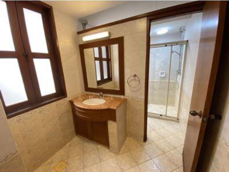 51 Niven Road, Niven Road, Orchard / River Valley, 3 Bedrooms, 2,551 sqft, Conservation House For Rent, by Jannet He, 500293469 - Bathroom - PropertyGuru.com.sg