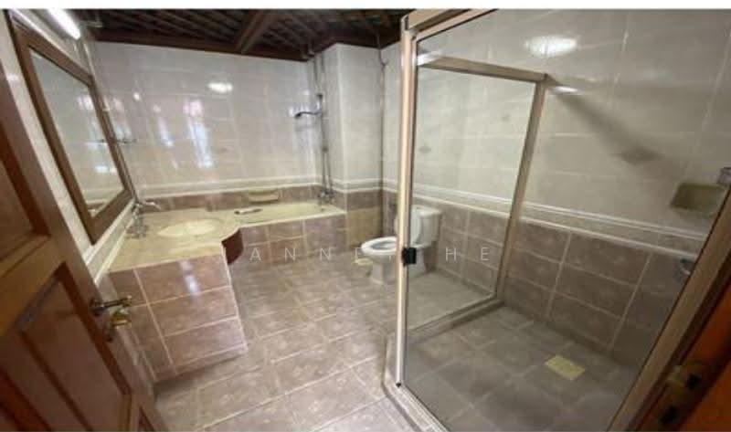 51 Niven Road, Niven Road, Orchard / River Valley, 3 Bedrooms, 2,551 sqft, Conservation House For Rent, by Jannet He, 500293469 - Bathroom - PropertyGuru.com.sg
