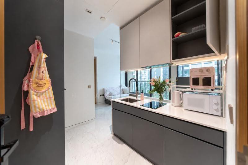 Cairnhill 16, 16 Cairnhill Rise, Orchard / River Valley, 2 Bedrooms, 775 sqft, Condominium For Sale, by Huang Han, 500293487 - Kitchen - PropertyGuru.com.sg