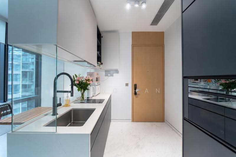 Cairnhill 16, 16 Cairnhill Rise, Orchard / River Valley, 2 Bedrooms, 775 sqft, Condominium For Sale, by Huang Han, 500293487 - Kitchen - PropertyGuru.com.sg